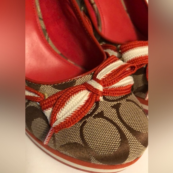 COACH LINEN WEDGE HEEL SHOE - Picture 7 of 8